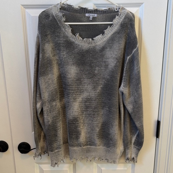 White Birch distressed gray sweater size L - Picture 1 of 4